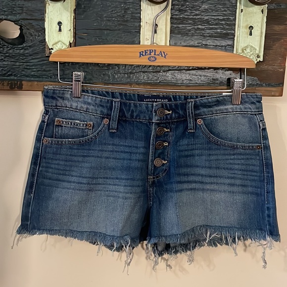 Lucky Brand The Cut-Off Denim Jean Shorts Size 28 - Picture 2 of 16